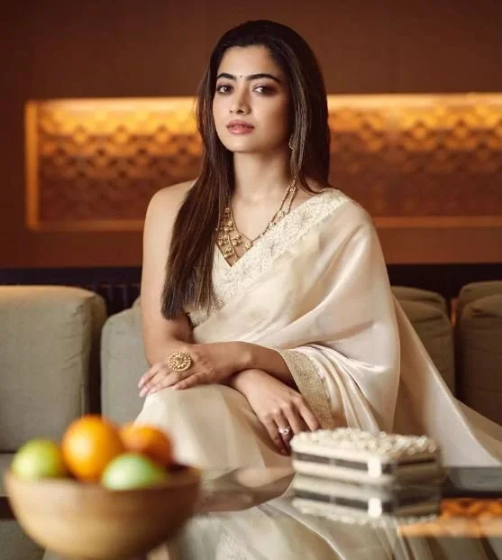 Best Rashmika Mandanna Photos HD, images, Picture best-rashmika-mandanna-photos-hd-images-picture-status-hindi