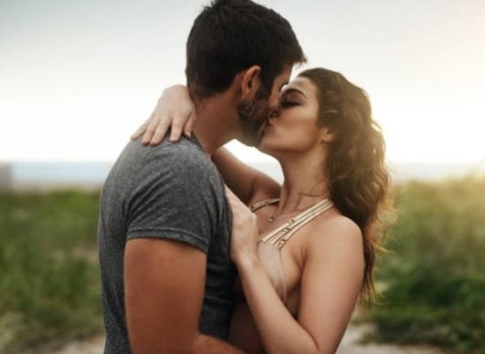 Ciuman Romantis Imej Cinta Hd Gambar Foto 21