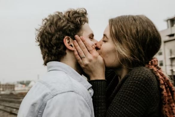 Ciuman Romantis Imej Cinta Hd Gambar Foto 30