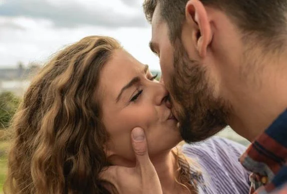 Romantik Opucuk ask Goruntuleri Hd Resim Fotograflar 3